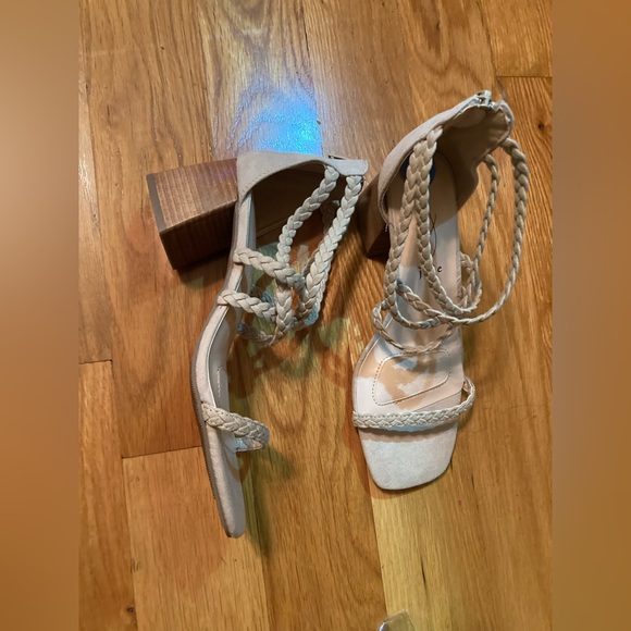 Joie Light nude color strappy block heeled sandals size 6.5 NEW - Picture 8 of 9